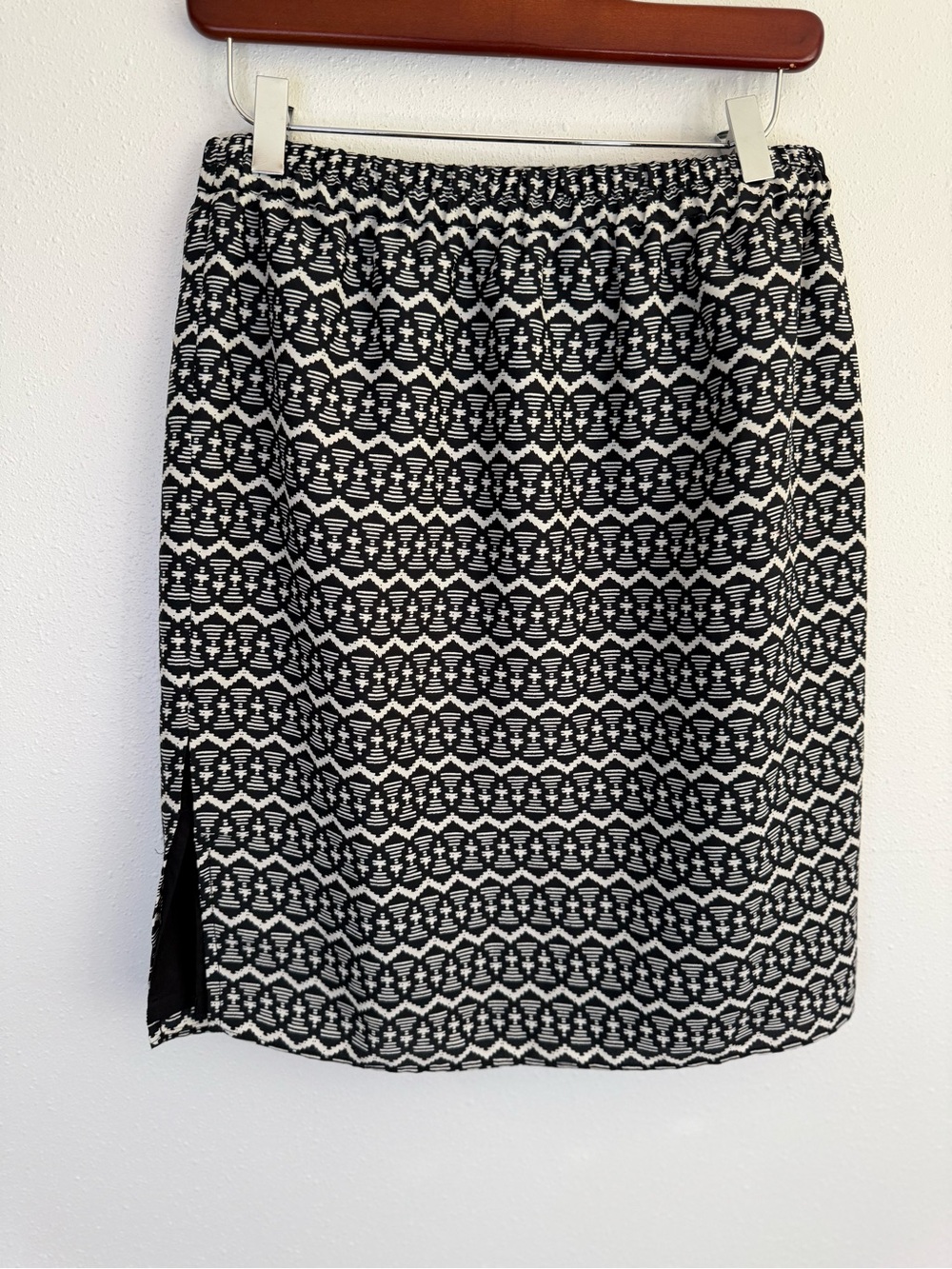 LOFT Black White Geometric Midi Skirt Small Pull On Straight
